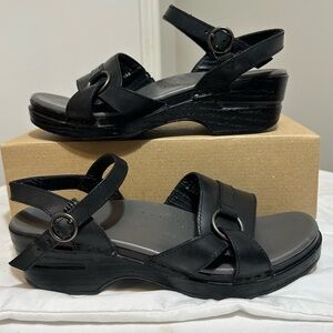 EUC Dansko black leather sandals 39 ankle strap shoes 8 8.5 comfort Vionic 8.5 8